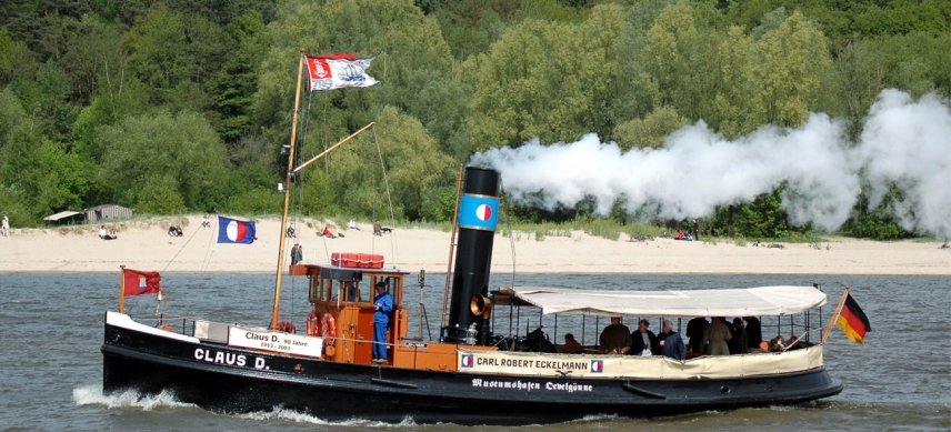 Schleppdampfer CLAUS D. vor dem Falkensteiner Ufer
