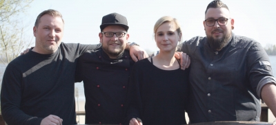Teamwork seit 8 Jahren: Geschäftsführer Christoph Karrasch, Souschef Nico Hasenpusch, Restaurantleiterin Sabrina Marquardt und Küchenchef David Galitz freuen sich auf die Sommersaison.