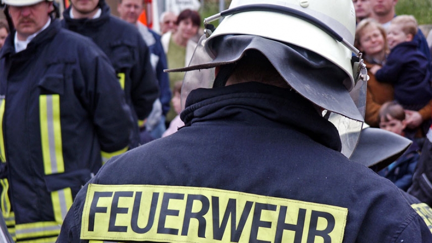 Insgesamt waren rund 70 Einsatzkräfte der Feuerwehr Hamburg vor Ort im Einsatz.